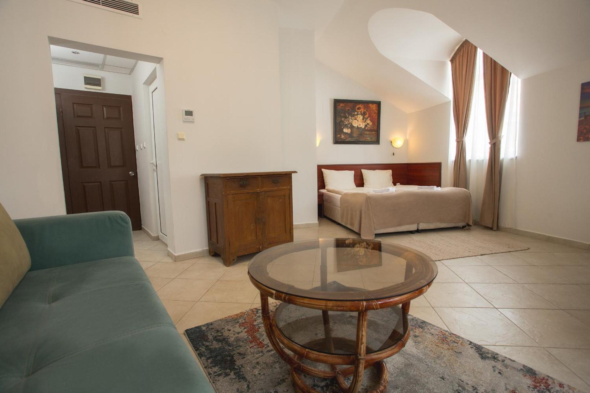 Hotel Central Balcsik Kültér fotó