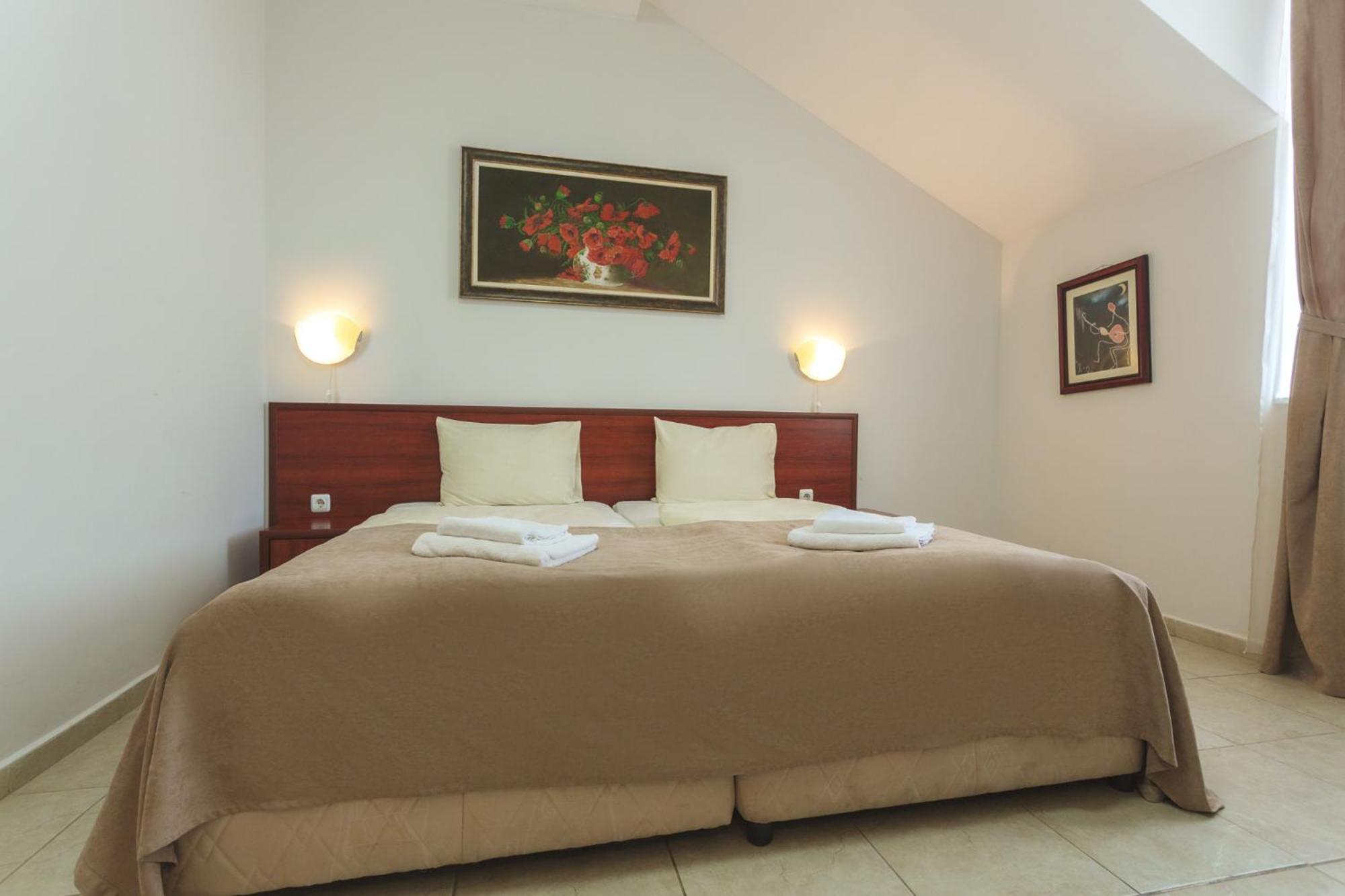 Hotel Central Balcsik Kültér fotó