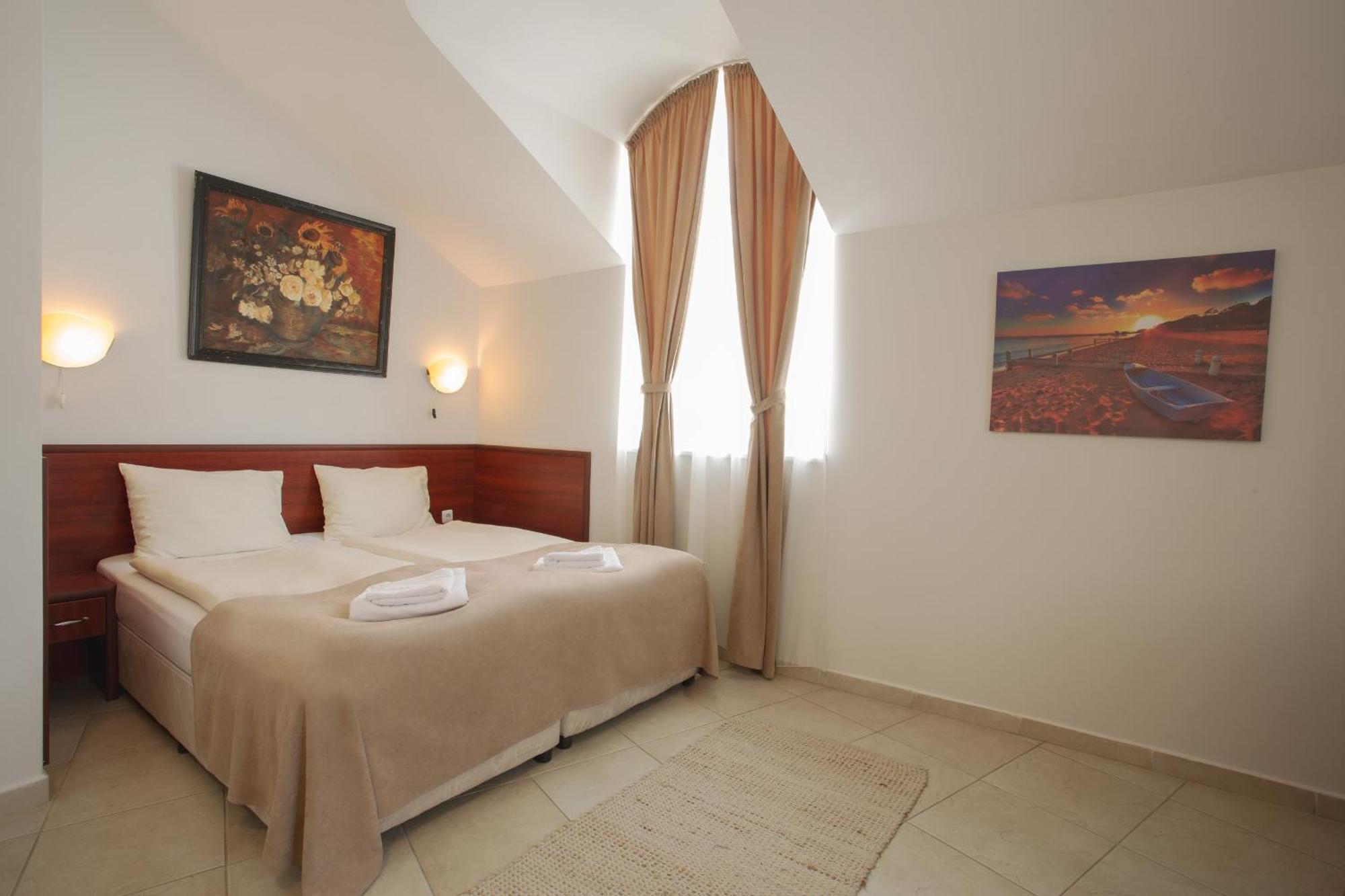 Hotel Central Balcsik Kültér fotó