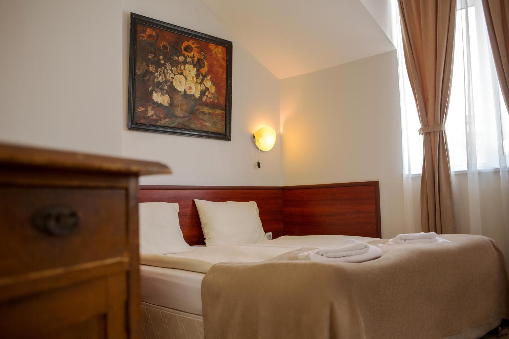Hotel Central Balcsik Kültér fotó