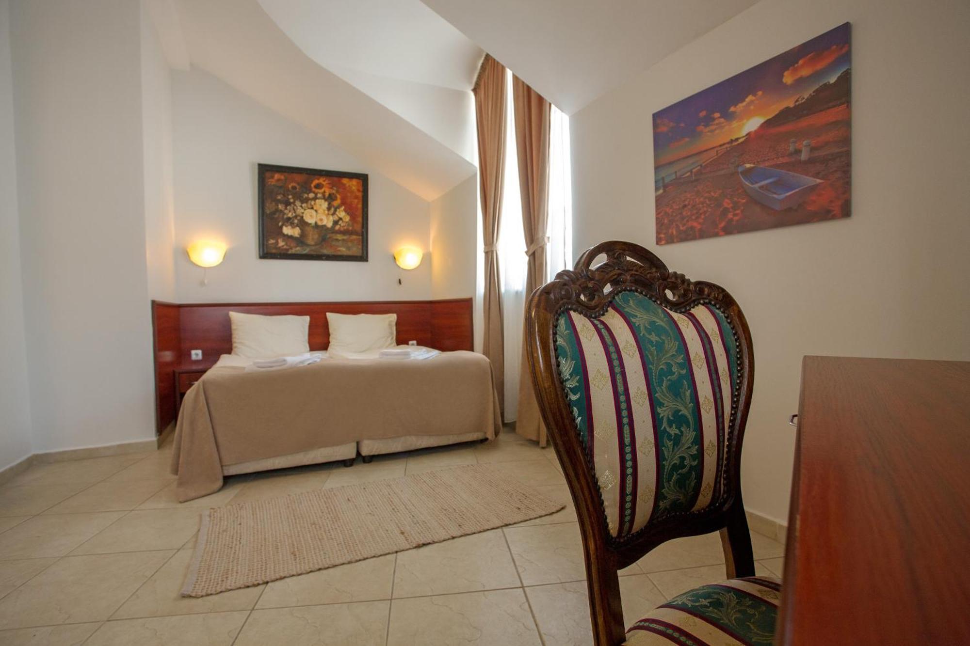 Hotel Central Balcsik Kültér fotó