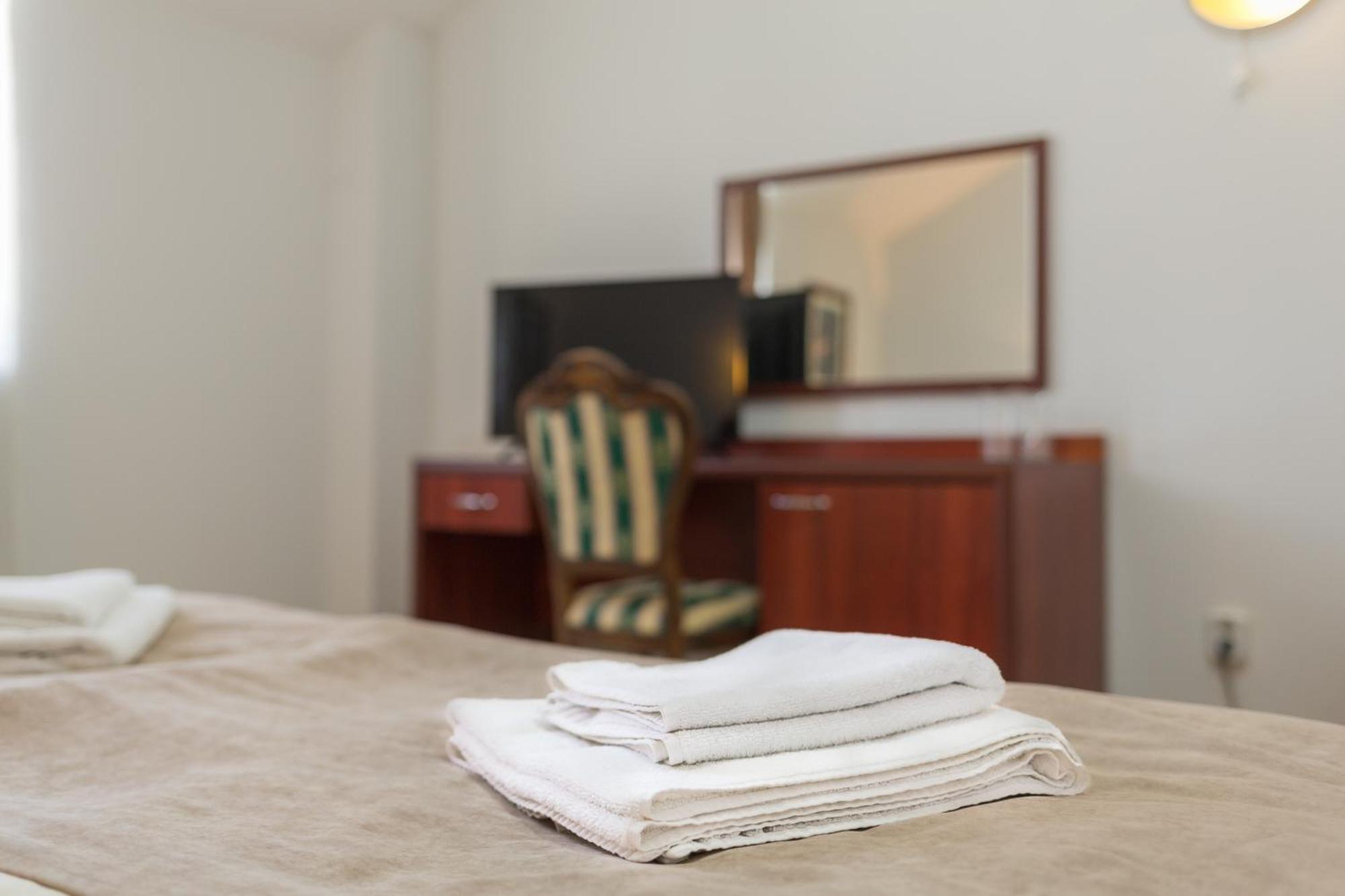 Hotel Central Balcsik Kültér fotó