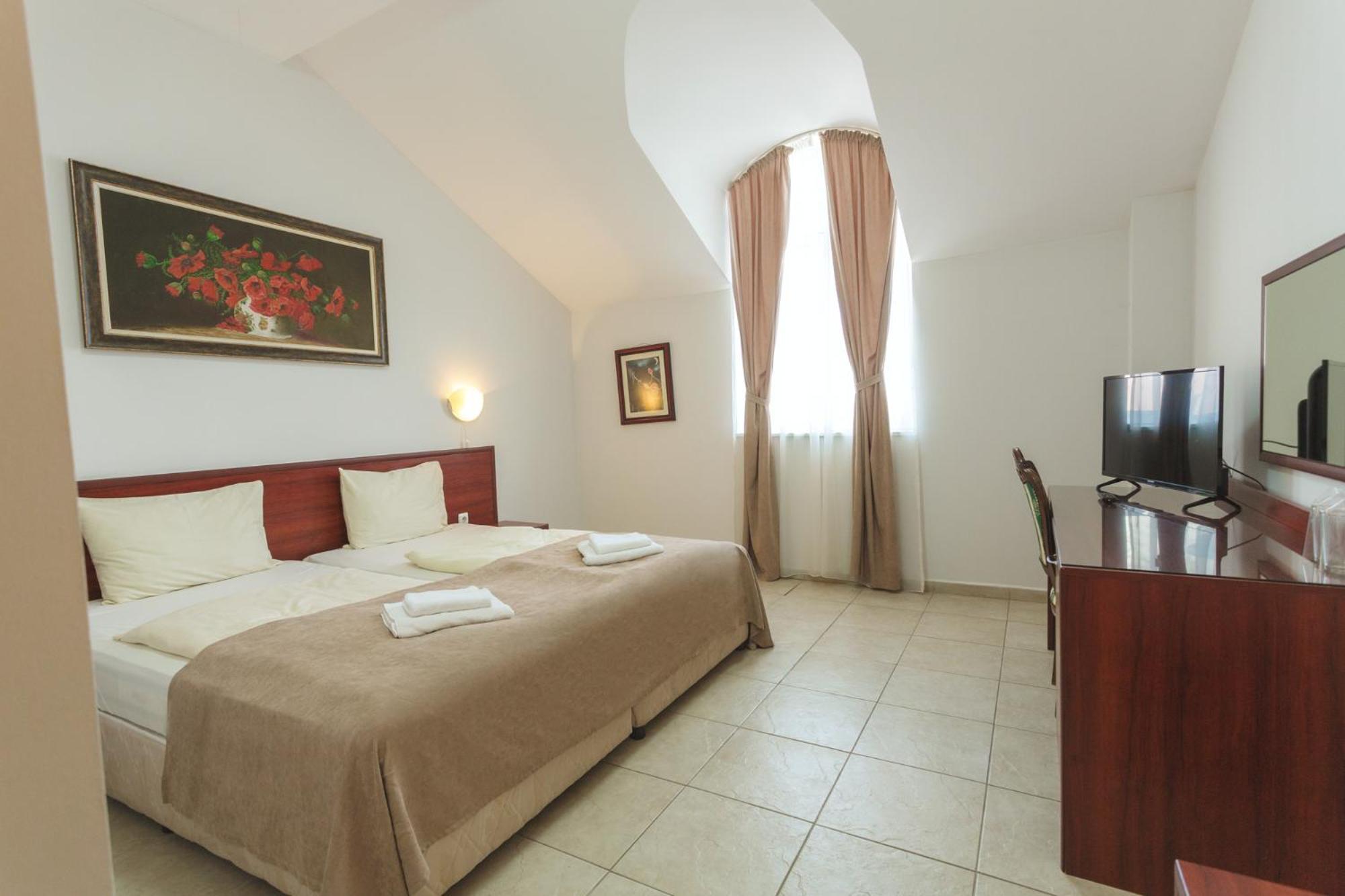 Hotel Central Balcsik Kültér fotó